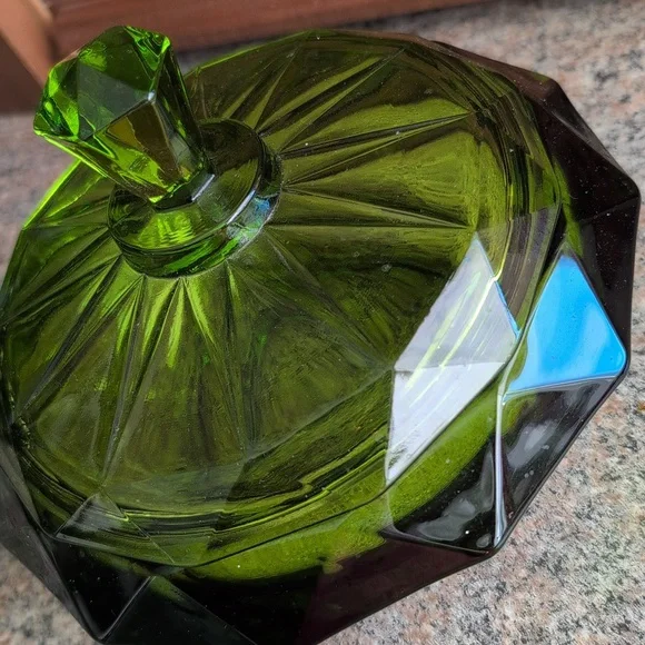 Vintage Viking Glass Emerald Green Diamond Point Candy Dish Compote - Picture 11 of 11